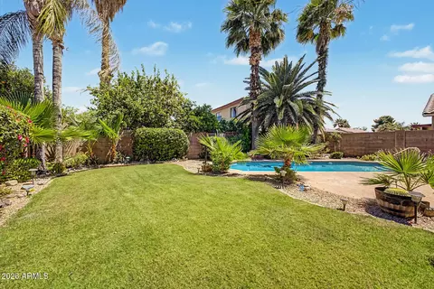 Exterior - 17035 N 43rd Pl, Phoenix, AZ 85032 photo 7 of 8