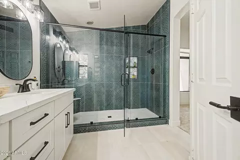 Bath - 17035 N 43rd Pl, Phoenix, AZ 85032 photo 2 of 4