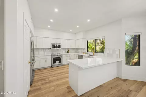 Kitchen - 17035 N 43rd Pl, Phoenix, AZ 85032 photo 1 of 3