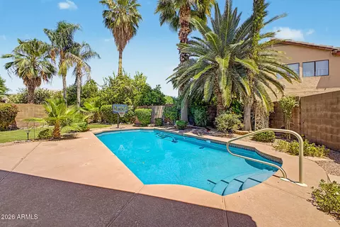 Exterior - 17035 N 43rd Pl, Phoenix, AZ 85032 photo 5 of 8