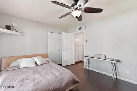 Bedroom - 1016 E Rose Ln, Phoenix, AZ 85014 photo 9 of 9