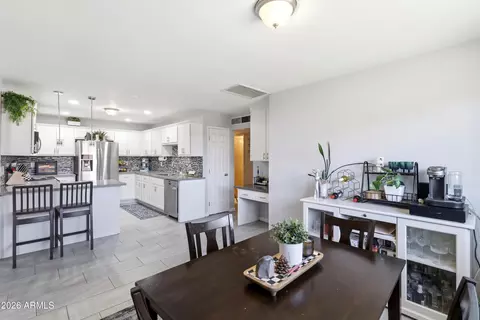 Dining - 2052 W Marlette Ave, Phoenix, AZ 85015 photo 3 of 3