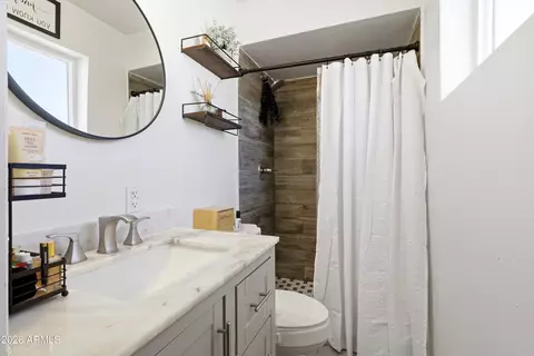Bath - 2052 W Marlette Ave, Phoenix, AZ 85015 photo 2 of 2