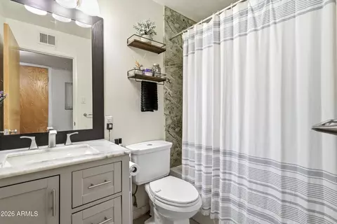 Bath - 2052 W Marlette Ave, Phoenix, AZ 85015 photo 1 of 2