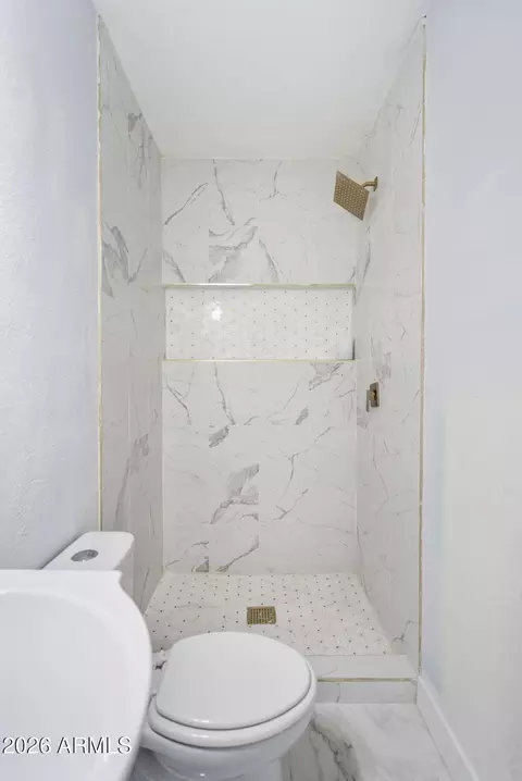 Bath - 9044 N 16th Dr, Phoenix, AZ 85021 photo 1 of 5