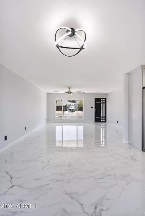 Living - 9044 N 16th Dr, Phoenix, AZ 85021 photo 3 of 5