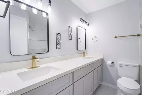 Bath - 9044 N 16th Dr, Phoenix, AZ 85021 photo 4 of 5
