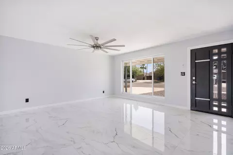 Living - 9044 N 16th Dr, Phoenix, AZ 85021 photo 4 of 5