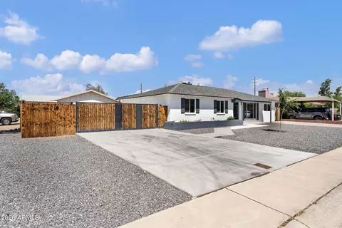 Exterior - 9044 N 16th Dr, Phoenix, AZ 85021 photo 1 of 3