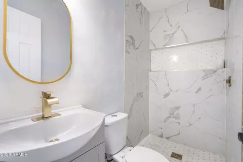 Bath - 9044 N 16th Dr, Phoenix, AZ 85021 photo 2 of 5