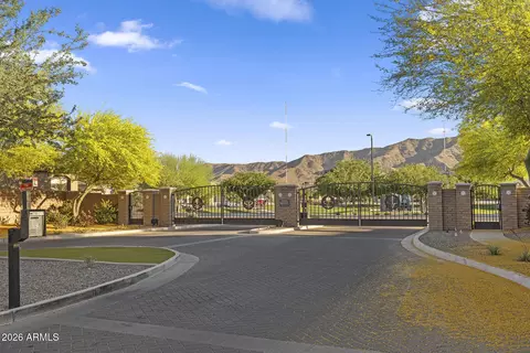 View/Area - 8435 S 22nd Dr, Phoenix, AZ 85041 photo 1 of 3
