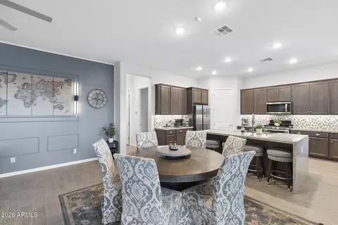 Dining - 8435 S 22nd Dr, Phoenix, AZ 85041 photo 2 of 2