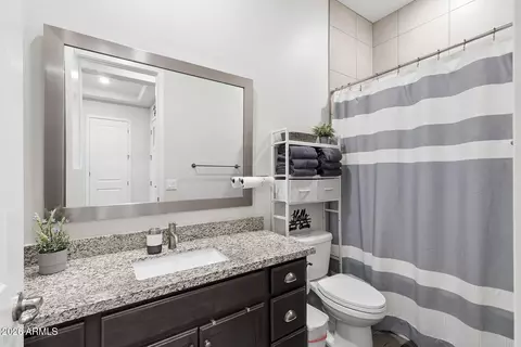 Bath - 8435 S 22nd Dr, Phoenix, AZ 85041 photo 2 of 2