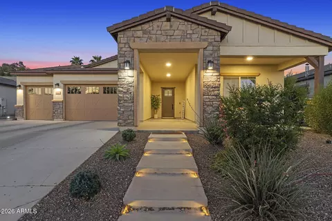 Exterior - 8435 S 22nd Dr, Phoenix, AZ 85041 photo 3 of 15