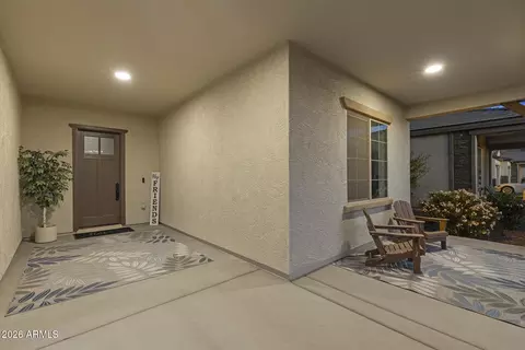 Exterior - 8435 S 22nd Dr, Phoenix, AZ 85041 photo 4 of 15