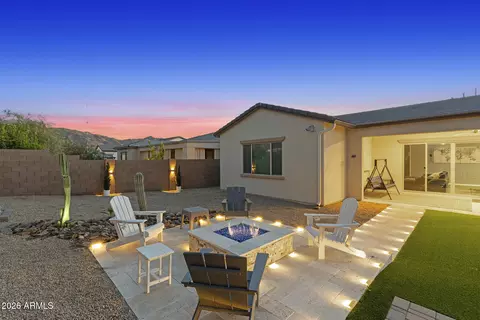 Exterior - 8435 S 22nd Dr, Phoenix, AZ 85041 photo 13 of 15