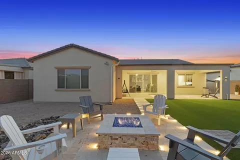 Exterior - 8435 S 22nd Dr, Phoenix, AZ 85041 photo 12 of 15