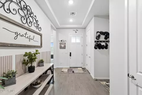 Entry Way - 8435 S 22nd Dr, Phoenix, AZ 85041 photo 3 of 5