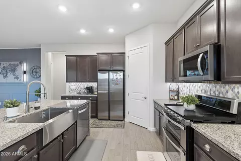 Kitchen - 8435 S 22nd Dr, Phoenix, AZ 85041 photo 3 of 3