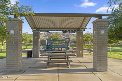 View/Area - 8435 S 22nd Dr, Phoenix, AZ 85041 photo 3 of 3