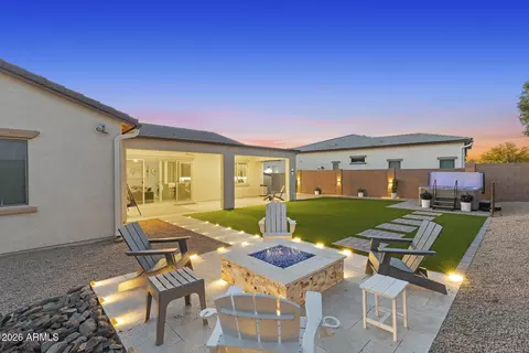 Exterior - 8435 S 22nd Dr, Phoenix, AZ 85041 photo 11 of 15
