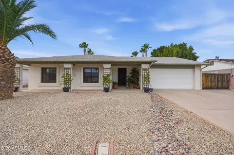 2215 W Los Arboles Pl, Chandler, AZ 85224