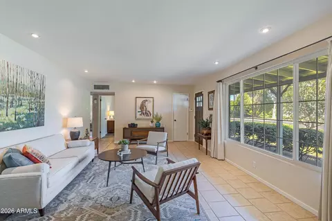 3721 E Clarendon Ave, Phoenix, AZ 85018 photo 9