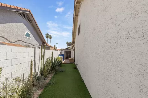 Exterior - 1970 E Sunburst Ln, Tempe, AZ 85284 photo 7 of 12
