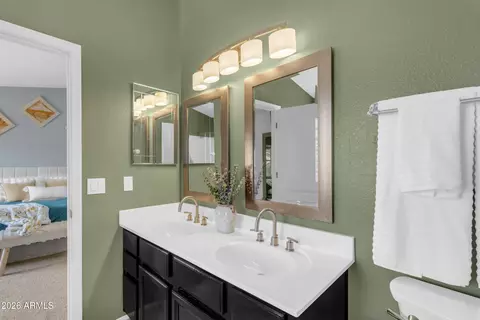 Bath - 534 E Kyle Ct, Gilbert, AZ 85296 photo 2 of 4