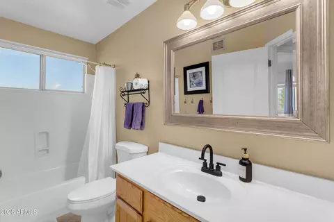 Bath - 534 E Kyle Ct, Gilbert, AZ 85296 photo 4 of 4
