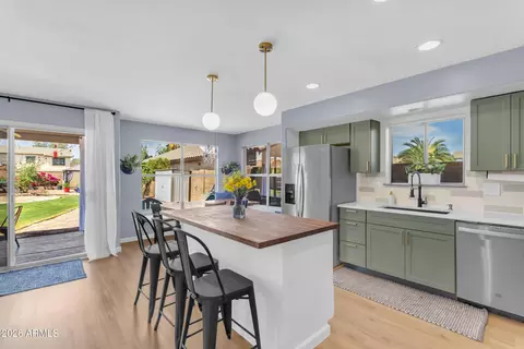 Kitchen - 534 E Kyle Ct, Gilbert, AZ 85296 photo 1 of 5