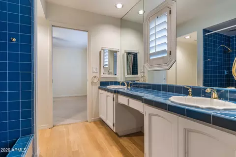 Bath - 211 W Kaler Dr, Phoenix, AZ 85021 photo 3 of 4