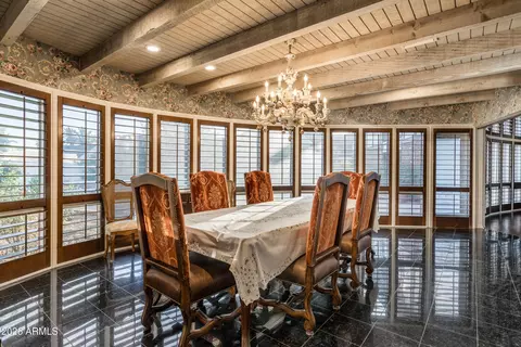 Dining - 211 W Kaler Dr, Phoenix, AZ 85021 photo 1 of 2