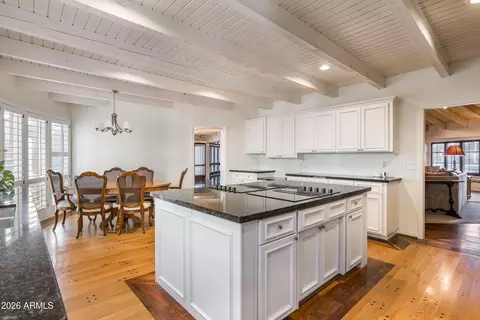 Kitchen - 211 W Kaler Dr, Phoenix, AZ 85021 photo 3 of 4