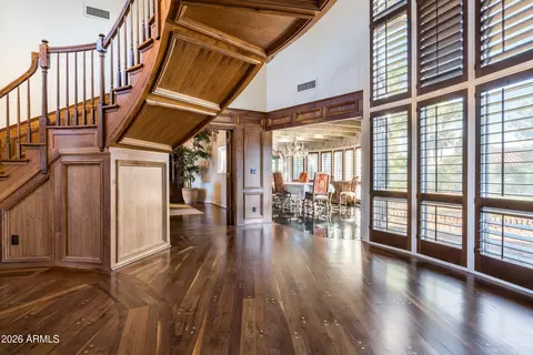 Entry Way - 211 W Kaler Dr, Phoenix, AZ 85021 photo 2 of 8