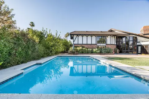 Exterior - 211 W Kaler Dr, Phoenix, AZ 85021 photo 7 of 9