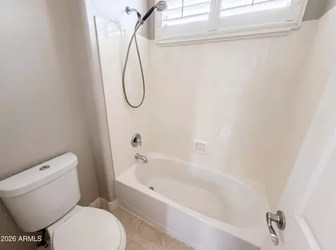 Bath - 6033 S Mack Ave, Gilbert, AZ 85298 photo 4 of 7