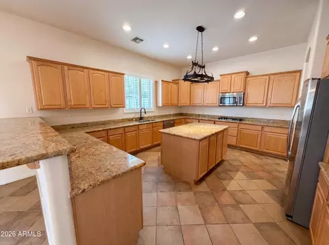 Kitchen - 6033 S Mack Ave, Gilbert, AZ 85298 photo 2 of 5