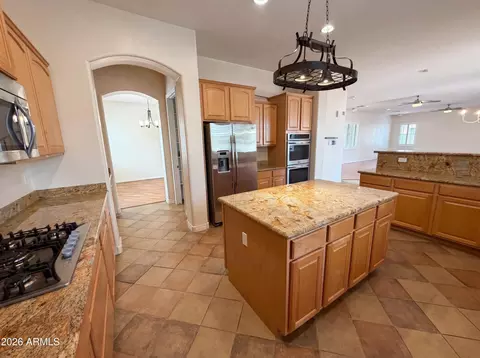 Kitchen - 6033 S Mack Ave, Gilbert, AZ 85298 photo 4 of 5