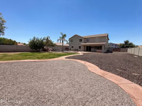 Exterior - 6033 S Mack Ave, Gilbert, AZ 85298 photo 2 of 6