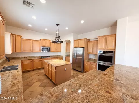 Kitchen - 6033 S Mack Ave, Gilbert, AZ 85298 photo 1 of 5