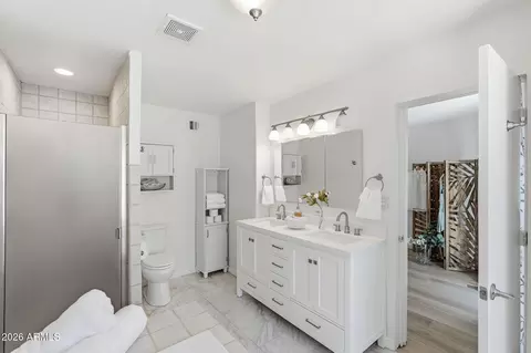 Bath - 2525 E Vista Dr, Phoenix, AZ 85032 photo 2 of 3