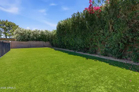 Exterior - 2525 E Vista Dr, Phoenix, AZ 85032 photo 6 of 9
