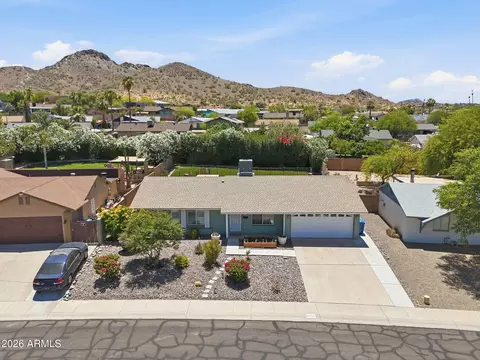 View/Area - 2525 E Vista Dr, Phoenix, AZ 85032 photo 2 of 9