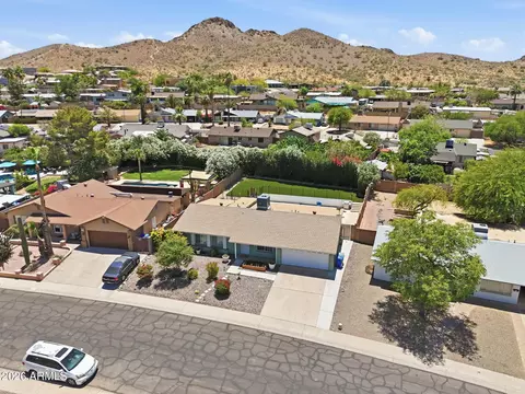 View/Area - 2525 E Vista Dr, Phoenix, AZ 85032 photo 4 of 9
