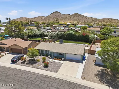 View/Area - 2525 E Vista Dr, Phoenix, AZ 85032 photo 3 of 9