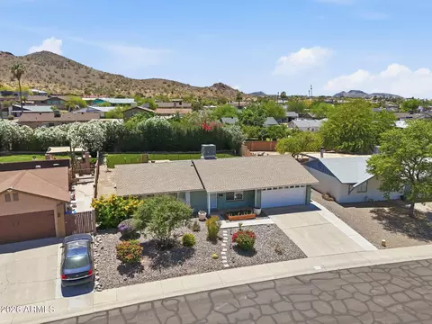 View/Area - 2525 E Vista Dr, Phoenix, AZ 85032 photo 1 of 9