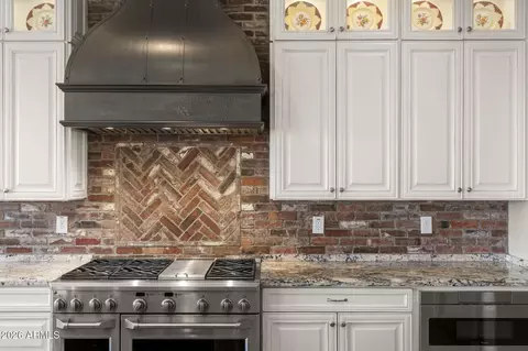 Kitchen - 1122 E Bajor St, Gilbert, AZ 85298 photo 5 of 7