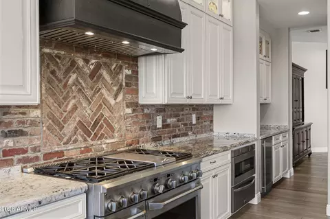 Kitchen - 1122 E Bajor St, Gilbert, AZ 85298 photo 6 of 7