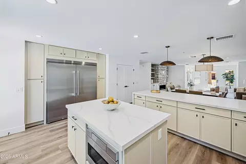 Kitchen - 6830 N 10th Pl, Phoenix, AZ 85014 photo 3 of 3